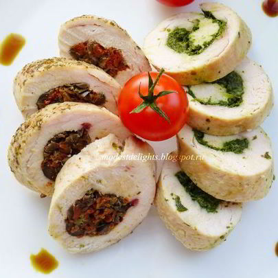 Отварные куриные рулетики с двумя видами начинки