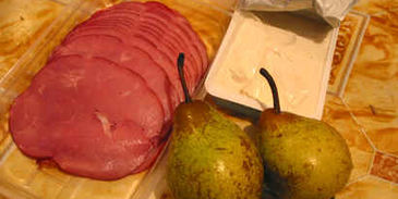 помидоры и рулетики из ветчины