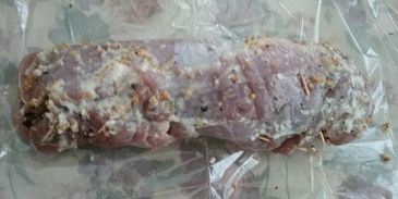 рулет из бедра индейки с изюмом и орехами