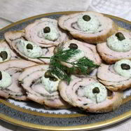 Рецепт Рулета из индейки под пикантным соусом