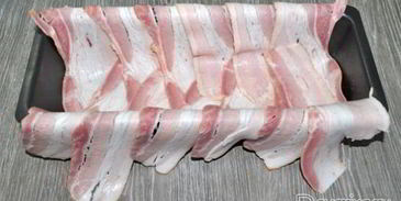 рулет из куриной грудки с картофелем в беконе