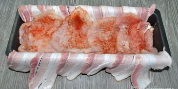 рулет из куриной грудки с картофелем в беконе