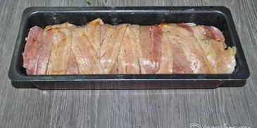 рулет из куриной грудки с картофелем в беконе