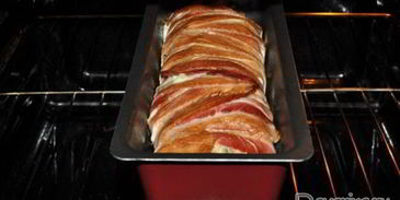 рулет из куриной грудки с картофелем в беконе