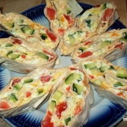 Рулет из лаваша с овощами