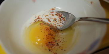 рулет из омлета с ветчиной и зерненым творогом