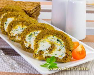 Рулет из печени с творожным сыром