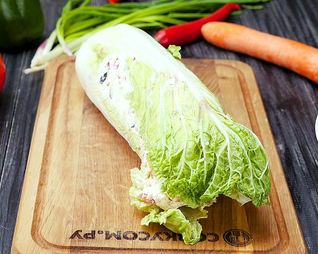 Рулет из пекинской капусты