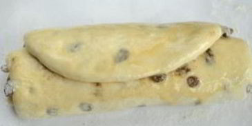 рулет с изюмом из дрожжевого теста