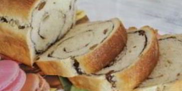 рулет с изюмом из дрожжевого теста