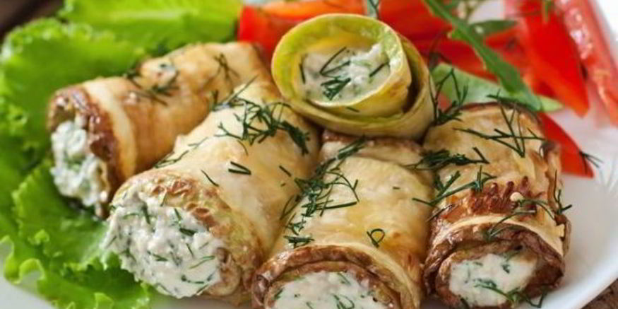 Рецепт рулетиков из кабачков с сыром и перцем