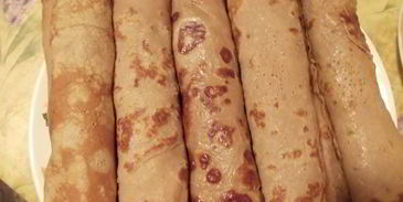 рулетики из печеночных блинчиков с грибами