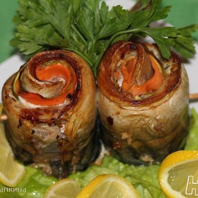 Рулетики из скумбрии с цукини и морковкой