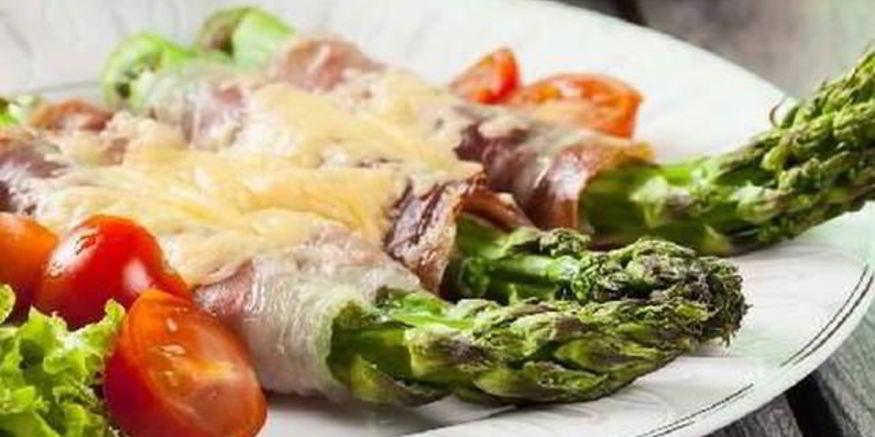 Рецепт рулетиков из спаржи с зеленым луком