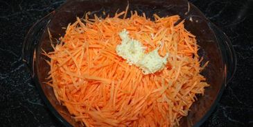 рулеты с морковью по-корейски