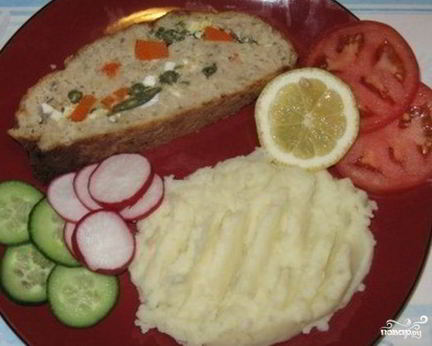 Рыбный рулет с яйцом