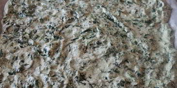 шпинатный рулет с грибной начинкой