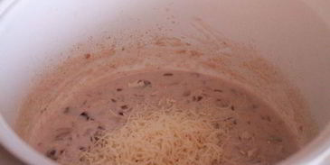 шпинатный рулет с грибной начинкой