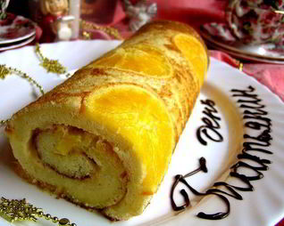 Цитрусовый бисквитный рулет