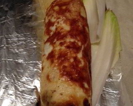 Яичный рулет с курицей, грибами и творогом