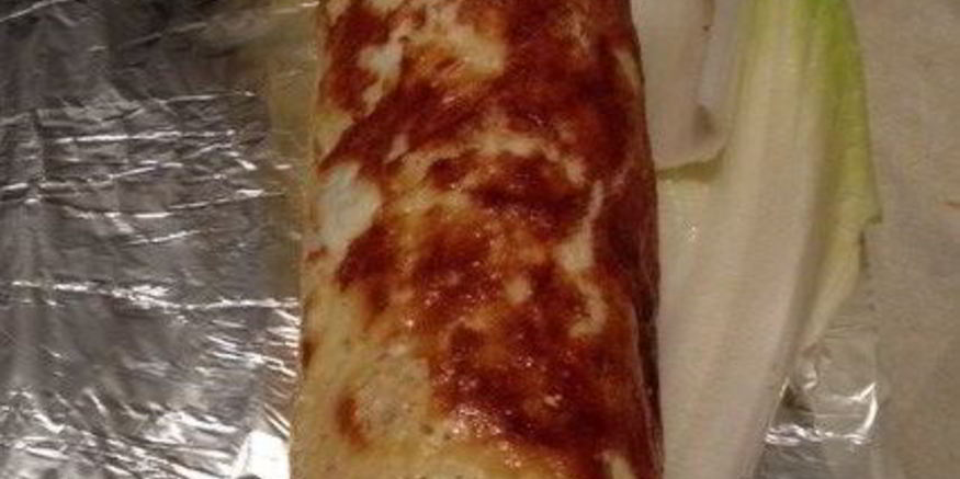 Рецепт яичного рулета с курицей, грибами и творогом