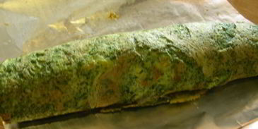 яичный рулет с начинкой из козьего сыра и мяты