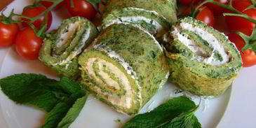 яичный рулет с начинкой из козьего сыра и мяты