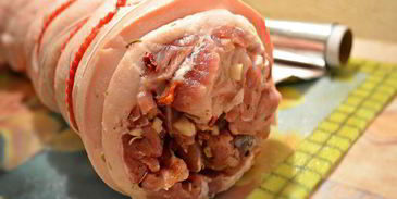 запеченный рулет из свинины поркетта