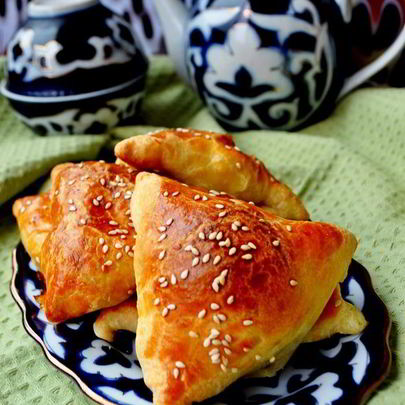 Самса из слоеного теста с картошкой