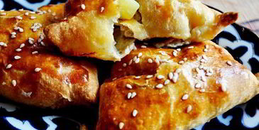 самса из слоеного теста с картошкой