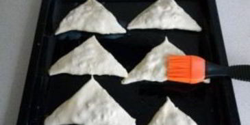 самса из слоеного теста с курицей