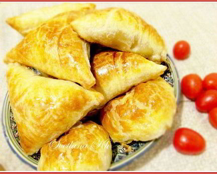 Самса с мясом и помидорами