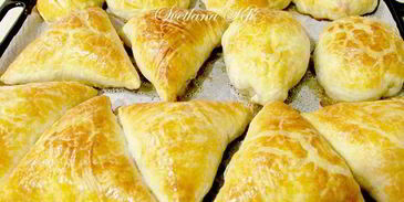 самса с мясом и помидорами