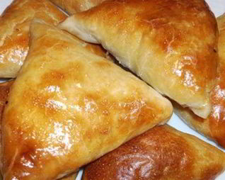 Самса с сыром из слоеного теста