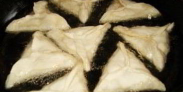 слоеная самса с фаршем