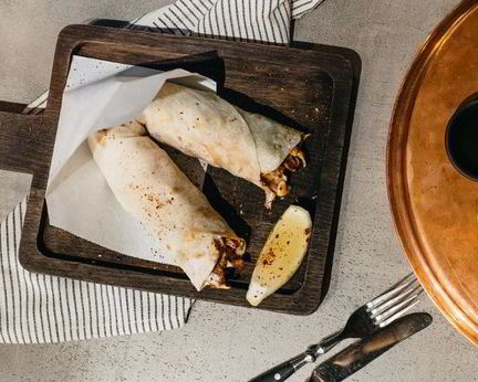 Шаурма с курицей и восточными специями