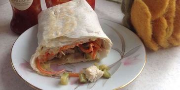 шаурма с курицей в лаваше