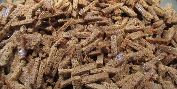 сухарики из черного хлеба с чесноком