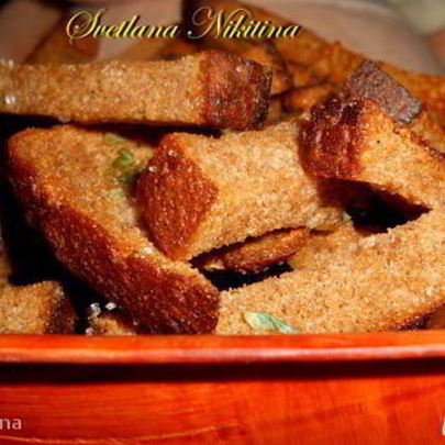 Сухарики ржаные с чесноком