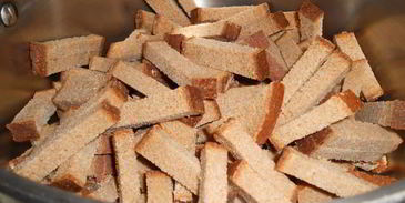 сухарики ржаные с чесноком