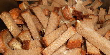 сухарики ржаные с чесноком