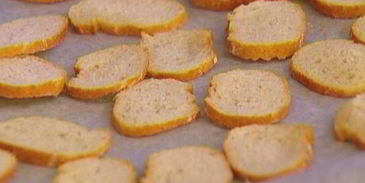 сухарики с грибной начинкой, сыром и зеленью