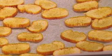 сухарики с грибной начинкой, сыром и зеленью