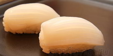 нигири-суши с кальмаром