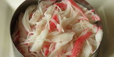 суши мини-торт с крабовыми палочками