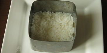 суши мини-торт с крабовыми палочками