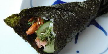 суши-ролл с семгой