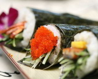 Суши с крабами и икрой