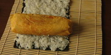 суши с омлетом цыплята