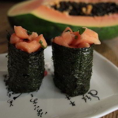 Суши с папайей и медом